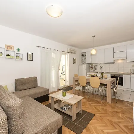 Jelena Apartment *